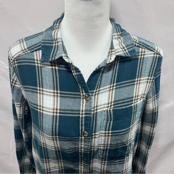 SO Juniors’ Button Front Flannel Top. Size XS. Green, Cream, White. 100% Cotton - Picture 2 of 10